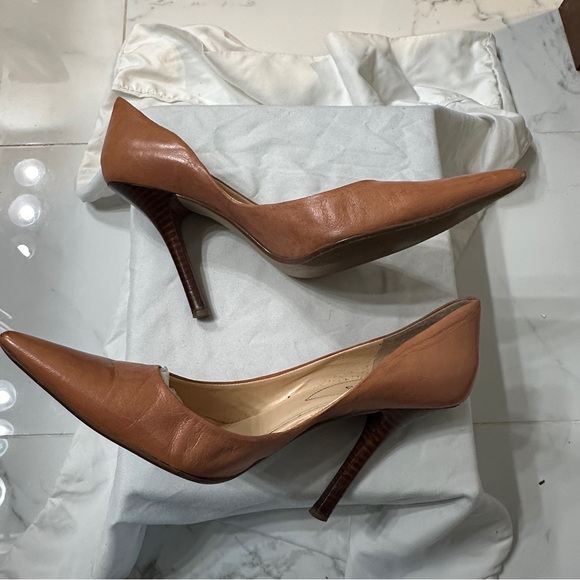 Guess 4” pump. Light pink, leather upper, wood heel. Size 10 - Picture 4 of 4